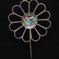 Paua flower pin (New Zealand Air Force Museum)